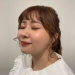 Emi Ōmatsu Instagram – リアルに普段から愛用している
ラ ロッシュ ポゼのトーンアップUVシリーズから新作が出たということで早速イベントのヘアメイクで
使わせていただきました〜〜🥺
私がいつも使っているトーンアップは透明感とうるおいが売りらしいんですが、
新発売のクリアはテカリも乾燥も気になる混合肌向け! ということで、
オイリーになりがち、かつUV対策の欠かせないこれからの季節に
レギュラー入り決定ですね。
ありがとうございます🥰
ちなみにいつもお世話になってるヘアメイクさんはくすみを飛ばしてくれる血色感が売りのローズを愛用しているとのことです🙆♀️
つけてみた感じ、新作は薄付きで一番ナチュラルな感じがしました〜✌✌
3つのつけ比べもしてるので見てみてください〜〜〜☺☺
#素肌感トーンアップUV #ラロッシュポゼ #選べる3つのトーンアップUV #pr