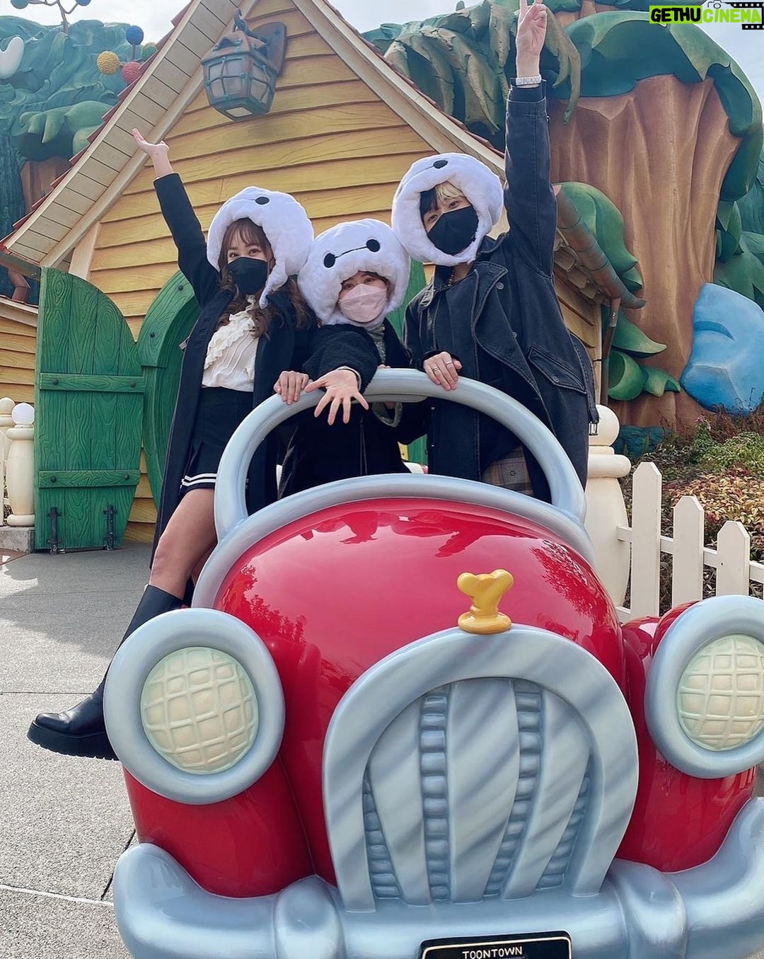 Emi Ōmatsu - 30.4K Likes - ヒカルさん&てんちむちゃんとディズニー☺️☺️☺️
最高に楽しかった〜〜〜
