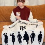 Emi Ōmatsu Instagram – 東京リベンジャーズのルームウェアきて過ごすおうち時間マジで最高卍
推しのものを身につけて過ごせる時間って我々アニオタからすると本当ありがたいんですよね😭
素材は全部サラサラでやわらかくて
めちゃくちゃ肌触りがよかったです！！！
こちらのコラボ商品は2/24 11:00〜受注開始です！

#東京リベンジャーズ
#ルームウェア
#ファッション
#オタク
#推しのいる生活
#おうち時間
#palude
#PR