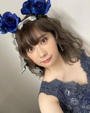 Emi Ōmatsu Instagram - 昨日は関コレ本当にありがとうございました！
ウエディングドレスで歩くのめちゃくちゃ緊張したのですが
素敵なショーに出演させていただけて
本当に貴重な経験をさせていただきました！
ステージの最後は感動して泣きそうになりました😭
エンリケさんが声をかけてくださって
私に似合うドレスを選んでくださって
本当に嬉しかったです☺️☺️☺️
ありがとうございました！！！

PS:髪型、個性的でめちゃくちゃお気に入りです☺️☺️☺️