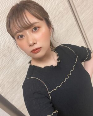 Emi Ōmatsu Instagram - 最近一番盛れた写真！
メイクさんにしてもらうと全然違うからやっぱりプロってすごい〜
昔より痩せたことで前まで着れなかった種類の服着れるようになってうれしい〜
