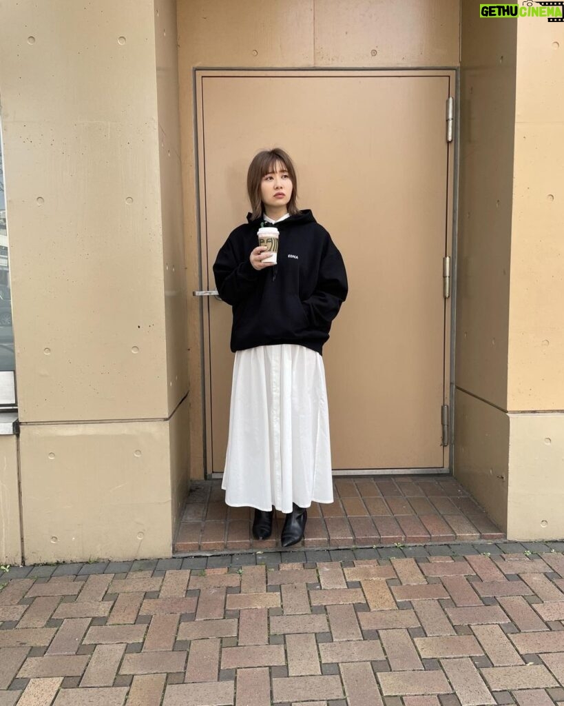 Emi Ōmatsu Instagram - 全身エドナ！ パーカもワンピースもかわいいので 我ながらめちゃくちゃお気に入りです🥺🥺🥺 イェイイェイウォウウォウ！ 次のシーズンのお洋服もいま色々考えてます〜 みなさんどんな服がほしいですか？☺☺☺