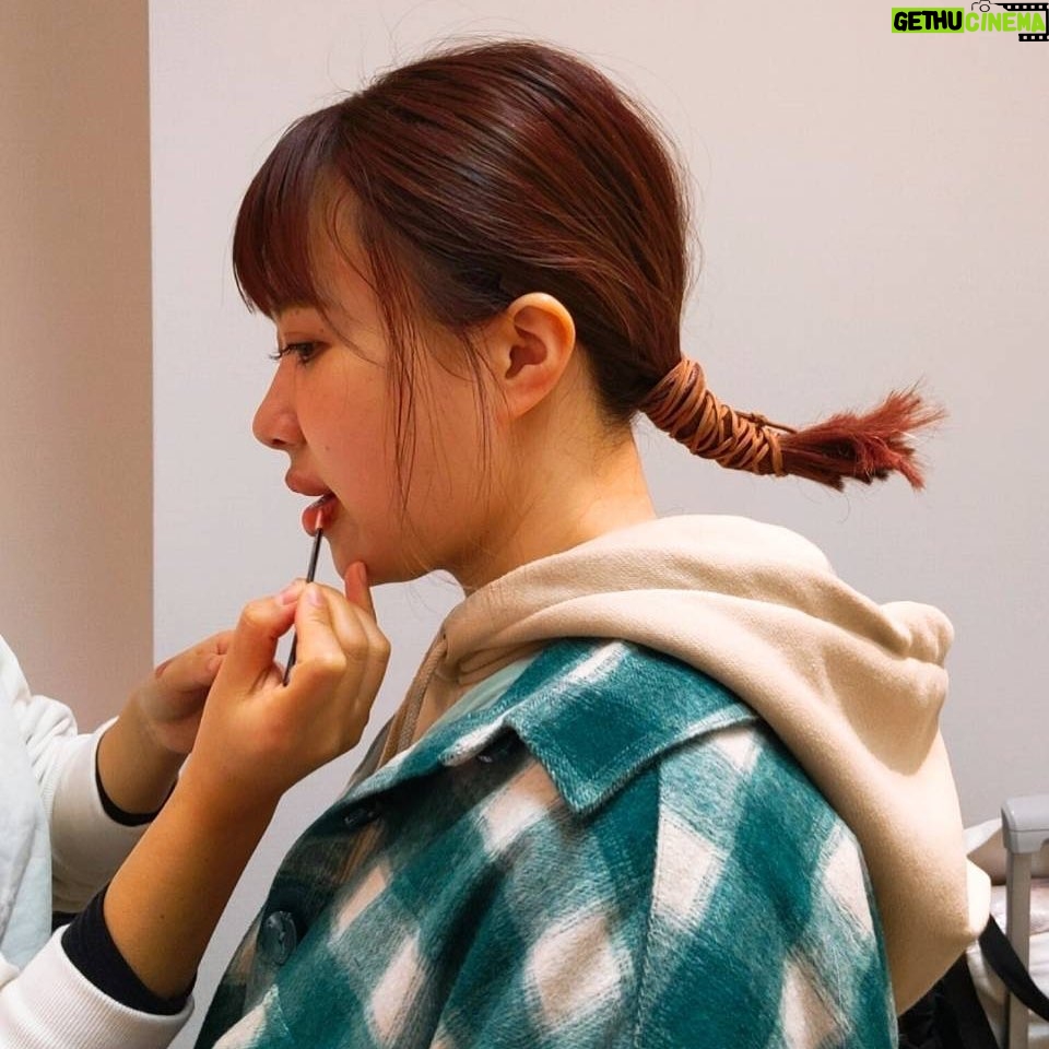 Emi Ōmatsu Instagram - 名前知らんけど エビフライみたいな髪型が 永遠のお気に入り！ 名前知らん上に 自分じゃできんけど！ 話変わるけど今めちゃくちゃ エビフライ食べたい