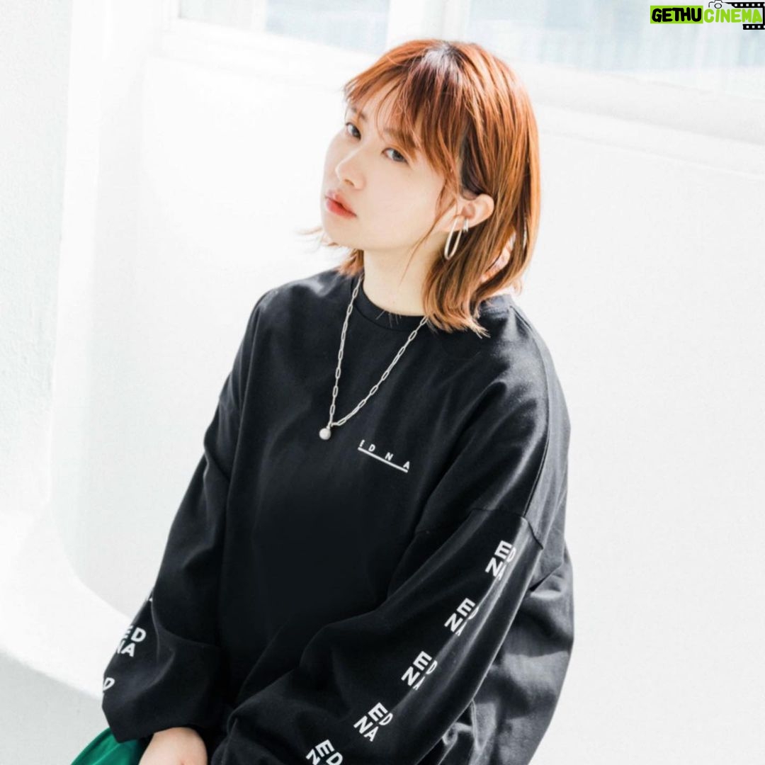 Emi Ōmatsu - 31.4K Likes - 最近の推しを紹介するンゴ
このシリーズのシャンプーおすすめ、、、🥺
泡立ちよいし香りよいし、保湿力高くて乾燥しにくいし、髪の毛サラサラになる🙆♀🙆♀🙆♀
実は以前からよく使ってるシャンプーでした☺️
リピートさせてもろてます〜☺️☺️☺️
#アンドハニー
#はちみつ美容
#はちみつシャンプー
#andhoney_pr