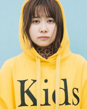 Emi Ōmatsu Instagram - 11月16日に初のエッセイ『ここは負けても死なないテーマパーク』を宝島社さんから発売させていただきます🙇‍♀️🙇‍♀️🙇‍♀️
ネガティブだった私が最近ポジティブになりつつあるのは自分ルールを沢山つくったからです。この本を読んだ方が少しでも前向きな気持ちになりますように！
Amazonでの購入はこちらからです🥺よろしくお願いいたします！
https://www.amazon.co.jp/dp/429900986X