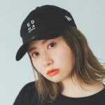 Emi Ōmatsu Instagram - EDNA×NEWERAのコラボ商品発売開始してます〜☺️ キャップもショルダーバッグもゲキカワ！！！！ ニューエラのキャップは元々普段からよくかぶってるのでコラボさせていただけてすごくすごく嬉しい😭😭😭歓喜😭😭😭😭😭