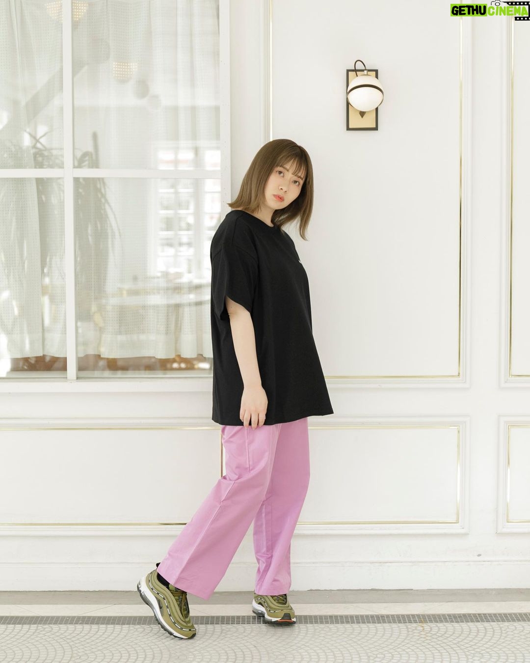 Emi Ōmatsu Instagram - 本日EDNAの新作発売日です! 今回はちょっとしたデートに着ていける服をテーマにしました☺️☺️☺️ 気合いいれたいけどキメキメでいくのもちがうんだよなぁ…っていうデートにめちゃくちゃちょうどいいです🙆♀️🙆♀️🙆♀️ 着痩せとか防シワとかUVカットとか それぞれのアイテムにこだわりがつまっているので ぜひサイト見てみてください🥺🥺🥺