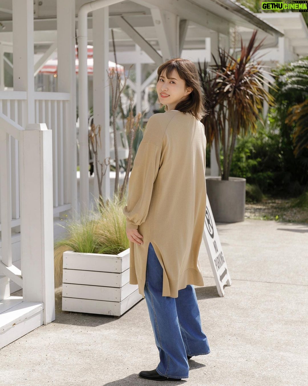 Emi Ōmatsu Instagram - 本日EDNAの新作発売日です! 今回はちょっとしたデートに着ていける服をテーマにしました☺️☺️☺️ 気合いいれたいけどキメキメでいくのもちがうんだよなぁ…っていうデートにめちゃくちゃちょうどいいです🙆♀️🙆♀️🙆♀️ 着痩せとか防シワとかUVカットとか それぞれのアイテムにこだわりがつまっているので ぜひサイト見てみてください🥺🥺🥺