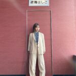 Emi Ōmatsu Instagram - あ、、、 EDNAのセットアップ 頑張ってインしたらめちゃ 足長くみえる、、、 （写真撮影時必死でお腹へっこめてる）