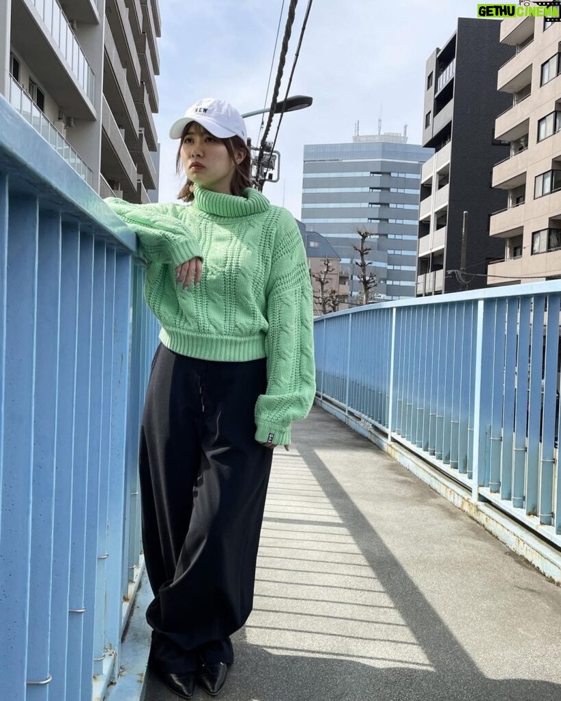 Emi Ōmatsu Instagram - タナカガから頂いたGABGABのニット可愛く着て載せようと思ったのですがポーズださすぎてスミマセンデシタ😭😭😭 お洋服は最強にかわいいです！！！ ガガみょんありがと！！！！！