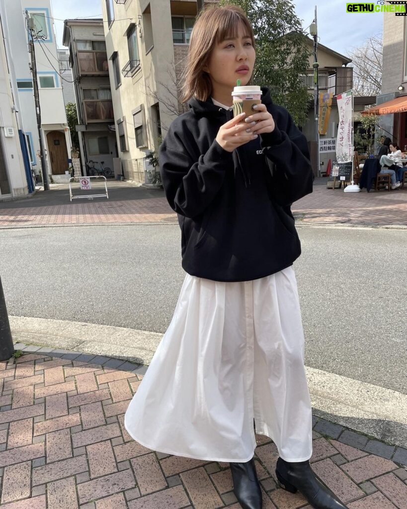 Emi Ōmatsu Instagram - 全身エドナ！ パーカもワンピースもかわいいので 我ながらめちゃくちゃお気に入りです🥺🥺🥺 イェイイェイウォウウォウ！ 次のシーズンのお洋服もいま色々考えてます〜 みなさんどんな服がほしいですか？☺️☺️☺️