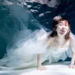 Emi Ōmatsu Instagram - 水中ウエディングNGショット。 最後なんで急にお風呂？