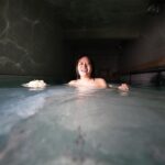 Emi Ōmatsu Instagram - 水中ウエディングNGショット。 最後なんで急にお風呂？
