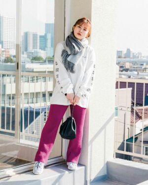 Emi Ōmatsu Instagram - 昨日の動画で報告させていただきましたが、アパレルブランド「EDNA」のＴＶＣＭ放映が決定しました😭😭😭
本当にありがとうございます！
昨日からほぼ全ての商品再入荷＆新作がでておりますのでぜひともチェックしてやってください。
新色のパープルスカート＆パープルパンツちゃんはどちらもかわいいので推しです🥺🥺🥺
かわいがってやってください🥺🥺🥺