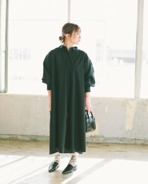 Emi Ōmatsu Instagram - 一枚で着れる服って楽でいいよな〜〜
魅力的〜〜〜🥺🥺🥺