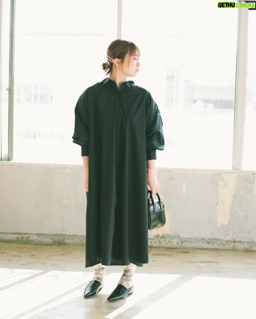 Emi Ōmatsu Instagram - 一枚で着れる服って楽でいいよな〜〜 魅力的〜〜〜🥺🥺🥺