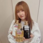 Emi Ōmatsu Instagram - ヒカルさんのヘッドスパでも 採用されたヘアケアシリーズが発売されます☺️ 香水のような香りの良さと専門店の質感が特徴です🙆‍♀️ シャンプー、トリートメントは香りがよく 洗い終わった後も翌日まで香ります✨ クリームバスはマスカットの香りと質感が素敵で自宅でもヘッドスパのクオリティが気軽に楽しめます！ ヘアオイルも個人的にすごく気に入っているのでオススメです☺️ 今ならドン・キホーテで先行販売で店頭で買えて、12月にはネットで買えるようになるみたいです〜みなさまぜひとも🙆‍♀️✨ #ルアナボーテ #ノンシリコンシャンプー #シャンプー #トリートメント #頭皮ケア #香水シャンプー #pr