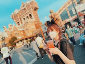 Emi Ōmatsu Instagram - 昨日29歳になりました！
ディズニー満喫しました！
ラスト20代全力で楽しみます！
ハッピーハロウィン🎃👻🍭🧛🍫🧟