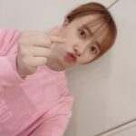 Emi Ōmatsu Instagram - お気に入りの柔軟剤『ハミングフレアフレグランス フローラルスウィートの香り』🌸   可憐な女の子〜👧✨ フワフワのお花畑～って感じの香りなんだけど デートで着る服はこれで洗濯すると最高です🙆‍♀️✨   香りが長続きする柔軟剤なので 外出先でもずっとふんわり優しい香りがしていてとっても心地良いです😘   Amazonでは大容量の限定品デカラクサイズが お得に購入できるのでぜひ試してみてください☺️💕   #ハミングフレア #フレアフレグランス #花王 #柔軟剤 #Amazonブラックフライデー #pr