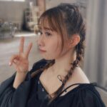 Emi Ōmatsu Instagram - とある撮影でステキな衣装 きさせてもろて かわいい髪型してもらいました！ ど？ど？ど？（圧） 何の撮影かはお楽しみに😘✨