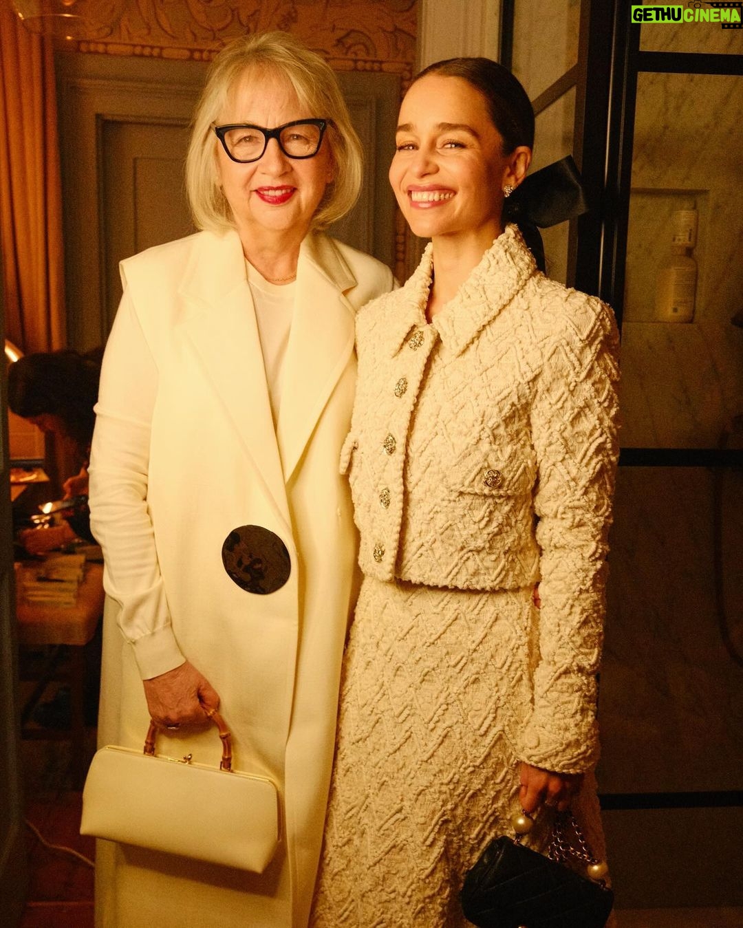 Emilia Clarke Instagram - So it turns out after a decade playing a queen I have no idea how to curtsey… 🫣WHAT A DAY! What an honour. To be stood with my magical mum in service of the cause I will spend my lifetime making sure gets seen and heard, our charity @sameyouorg all dressed head to toe in @chanelofficial !?!?! Yesterday was a good day. Even if I did keep calling it a badge. Thank you to the palace @princeandprincessofwales for making us feel like royalty ourselves. And my team for making damn sure we looked every inch as Castle ready as we were! @earlsimms2 @wendyrowe #alwaysbegoodtoyourmums #caniwearittotescos?