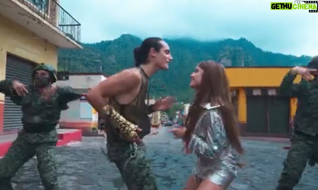 Emilio Osorio Instagram - Diosssss son unos dioses , pinche cumbion bien loco