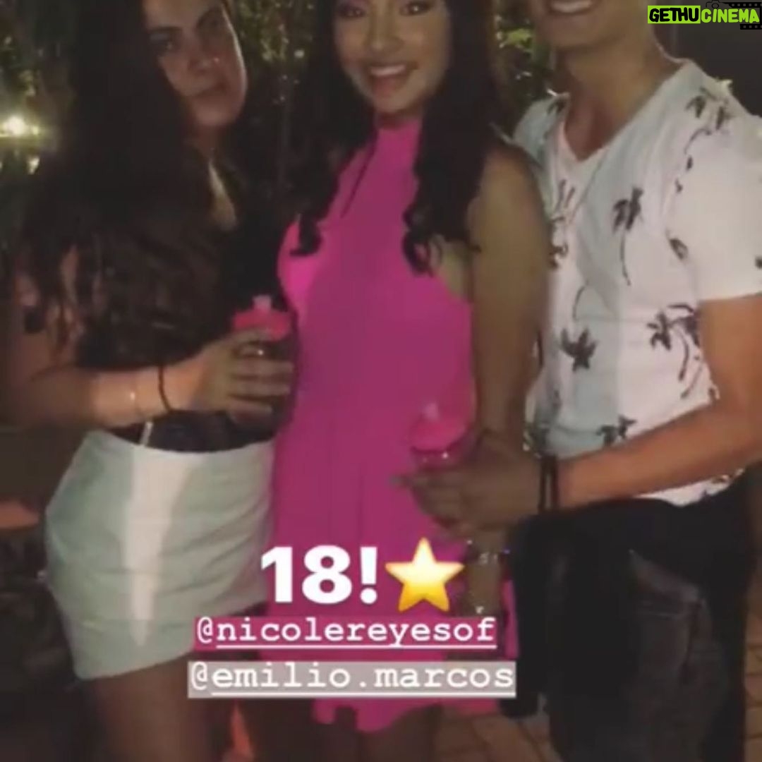Emilio Osorio Instagram - Wowo wowow feliz cumple @nicolereyesof que buenas fotosssss 📸📸📸 @emilio.marcos