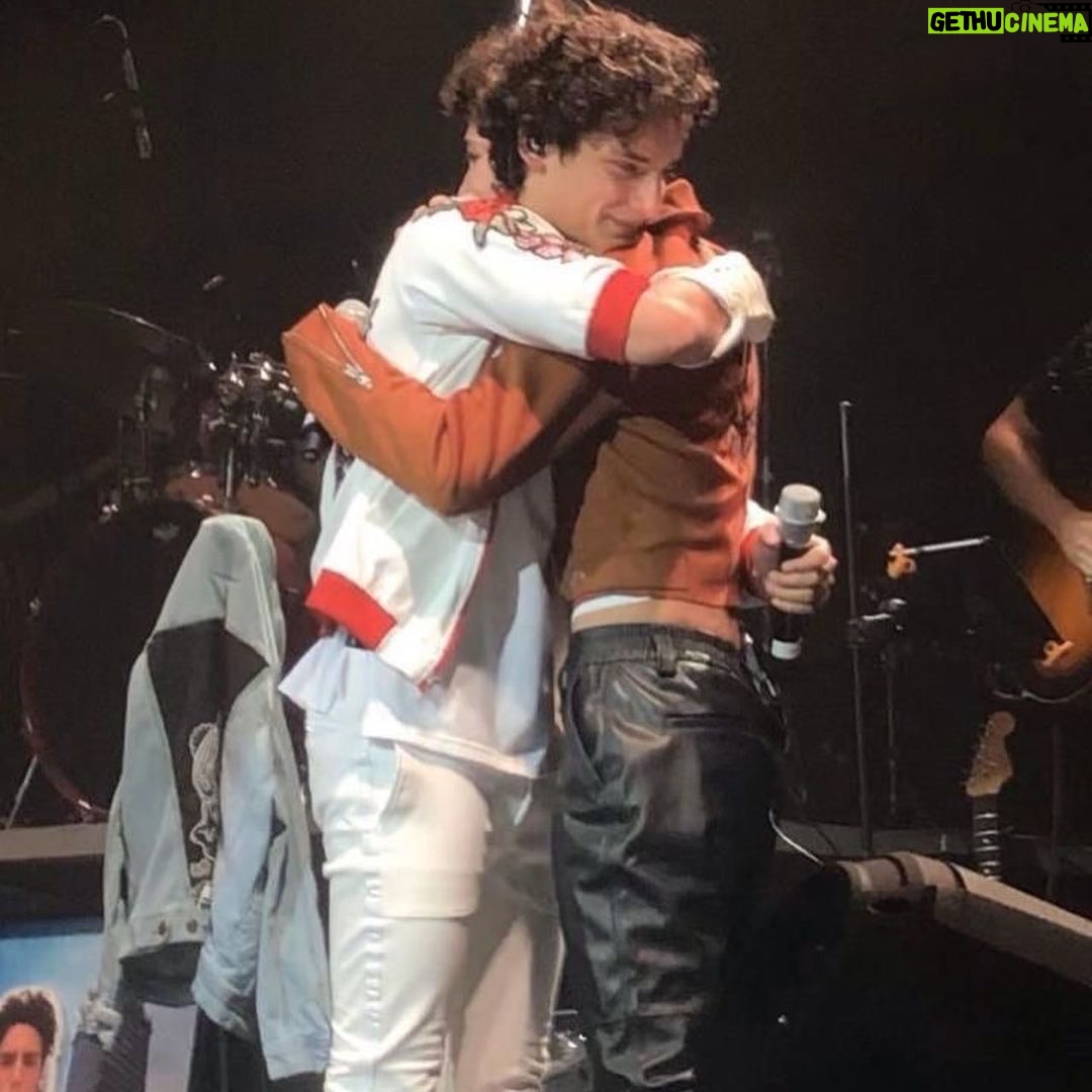 Emilio Osorio Instagram - LLOREMOS @emilio.marcos @joaquin.bondoni @harrystyles @louist91 ♥️