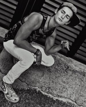 Emilio Osorio Instagram - 🤘🏼🤘🏼 post en blanco y negro hasta que salga coro de amor 💓