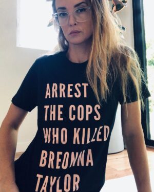 Emily Baldoni Instagram - It’s been 150 days since Breonna Taylor was murdered in her sleep by Jonathan Mattingly, Brett Hankison, and Myles Cosgrove—and her killers have not been charged. ⁣
⁣
Too often Black women who die from police violence are forgotten. Let’s stay loud, keep demanding justice for Breonna and her family, and SAY HER NAME. ⁣
⁣
This campaign and t-shirt was created by @phenomenal in partnership with the Breonna Taylor Foundation, to which all profits will be donated. 
(Art by @arlyn.garcia)