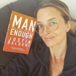 Emily Baldoni Instagram – One of my favorite books just came out in paperback. And it’s message is more important now than ever ✨

Link in bio!

#manenough @justinbaldoni