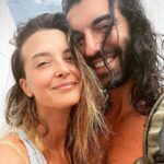 Emily Baldoni Instagram - THIRTYSEVEN ❤️🦁⁣ ⁣ 1 min left of a glorious day, celebrating with my love and friends that are pure gold. I love growing old, wise and wild with these people. ⁣ Cabo San Lucas, Baja California Sur