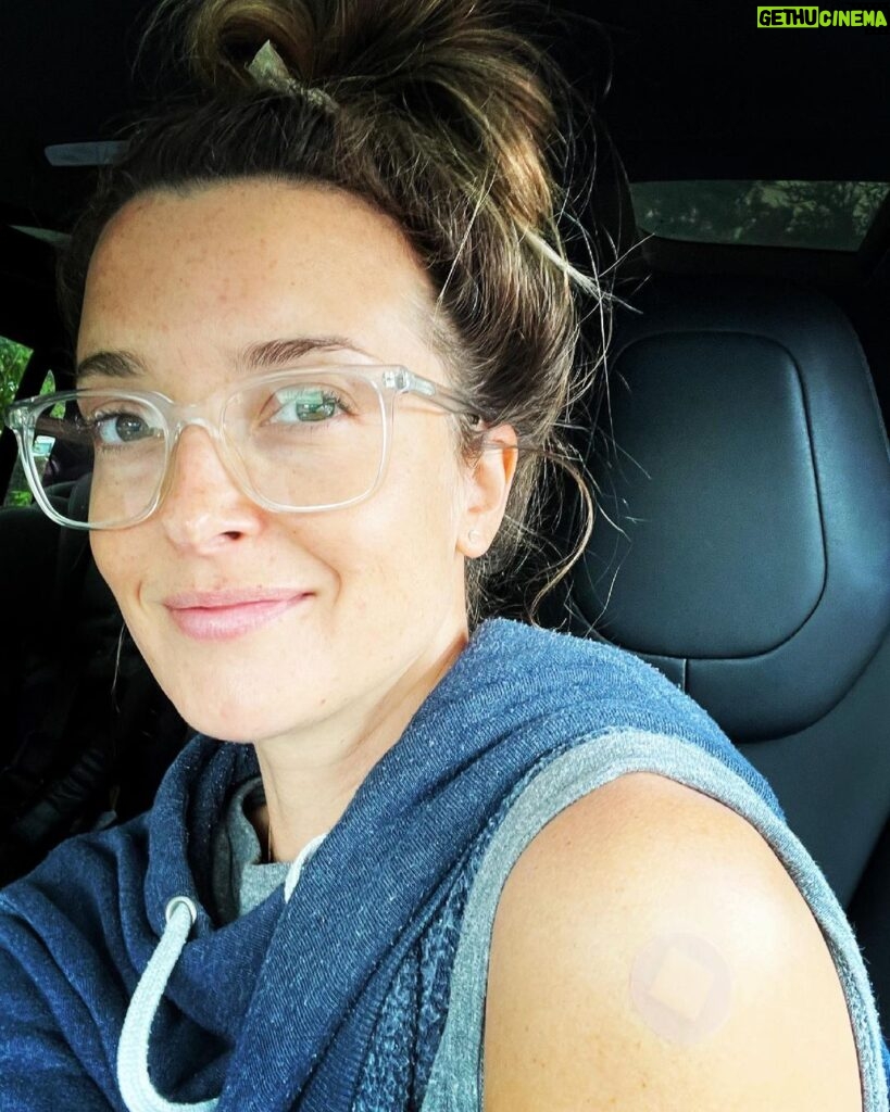 Emily Baldoni Instagram - Vaxxed! And so close to going home to my family in 🇸🇪 after more than 1.5 years apart. I’m going to hug them. And. Not. Let. Go.