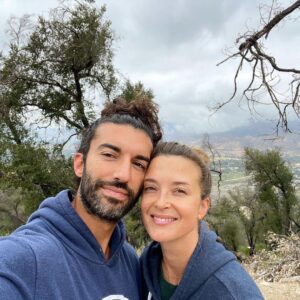 Emily Baldoni Instagram - On this #earthday we decided to take a morning hike. We thought these photos sum up the heartbreak of what we are doing to our planet. 

Just behind a gorgeous lookout lies a hideous oil well. Forcefully penetrating the earth and taking from it over and over again. If you look closely behind us you’ll also notice that the trees have black bark on them. Slowly recovering from the devastating #thomasfire a few years ago. 

This year in Southern California we are seeing unprecedented low levels of rain which is terrifying for coming fire season which the local fire department told us yesterday now lasts pretty much all year. 

And unfortunately, these are just a few examples of how we are knowingly continuing to destroy our beautiful home. 

If we want to have anything left of our planet to give to our children and grandchildren, we must work together and listen to the 97% of scientists who remind us that climate change is real. It’s not a hoax or some government conspiracy. It’s caused by us, but the good news is that it can also be fixed by us. Much of the damage can’t be undone, but we DO hold the power to reverse a lot of it. First we must come together and acknowledge the role we ALL play in it.

#earthday #onlyoneplanet #onepeople