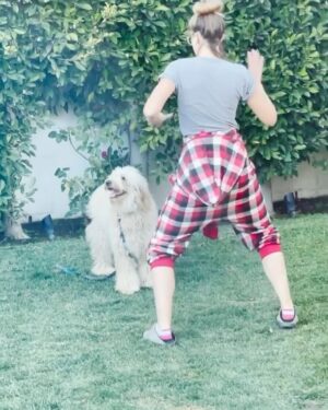 Emily Baldoni Instagram - Needed to take a mini break from social media and do these kind of things. But Happy New Year everyone!! 🥳 Let’s do this!! #2021Mood
#OnesieFashion #DancingQueen #DanceLikeOnlyYourDogIsWatching although @justinbaldoni is ALWAYS watching...😘