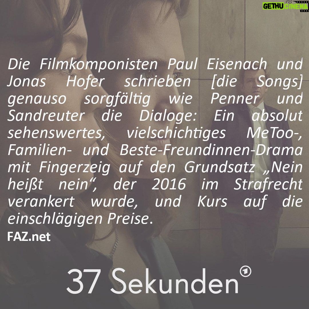 Emily Cox Instagram - Das hier sagen die Pressestimmen… und ihr? Wer hat „37 Sekunden“ schon gesehen? … in der ARD Mediathek, oder linear in der ARD am 15.8. und am 22.8. ————————— The press loves „37 Sekunden“… And you? Who has seen it? @bettinaoberli @penner.julia @sandreuter @odeonfiction @ardmediathek @ard @christophpellander @jonas_hofer_music @dorotheeweyerscasting @jensalbinus @camill_jammal @piquayy @valentinmirow @denise.mbaye @agnes.ky.decker @iammarcbenjamin @marielousellem @playersagentur @studiolifelab