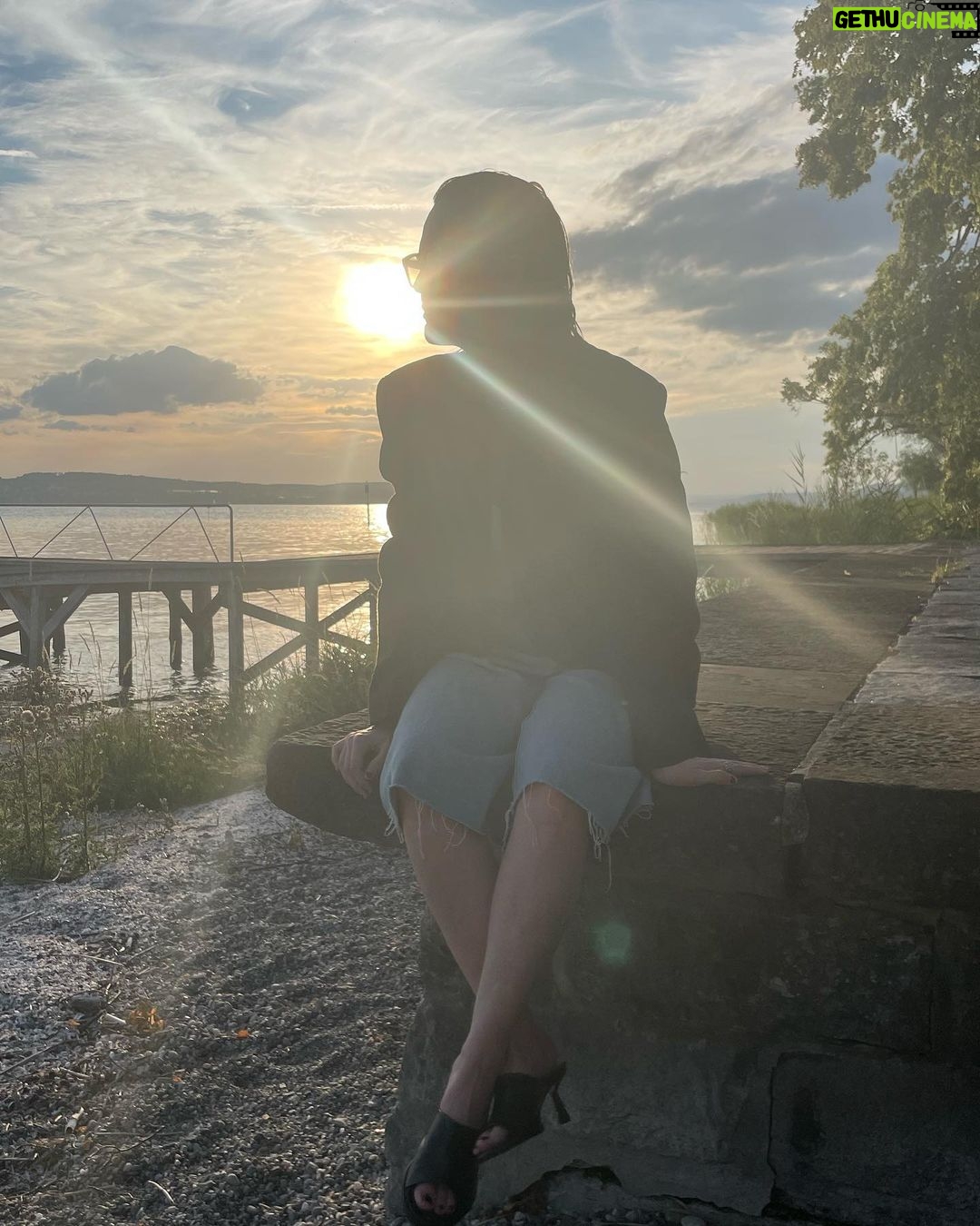 Emily Cox Instagram - Lake Constance, you are gorgeous ! What a great place for a holiday. I will definitely come again. For those of you, who asked me: Here are a few of the recommendations that I got from you, that I tried,and that I found awesome..thank you all so much for your many Tips! ❤️ 1) Eat at „Bacchus“ in Meersburg - best food ever! 2)go to the flower island Mainau 3) Take a boat to Schaffhausen and then go and see the „Rheinfall“ 4)Visit the „Münster“ in Konstanz and see the old Krypta 5) Have Pizza and Coffee with a view at Fährhaus in Meersburg 6) Icecream at Dolomiti in Konstanz #travel @bodensee.de #lakeconstance #actorontherun #thelastkingdom #valhalla