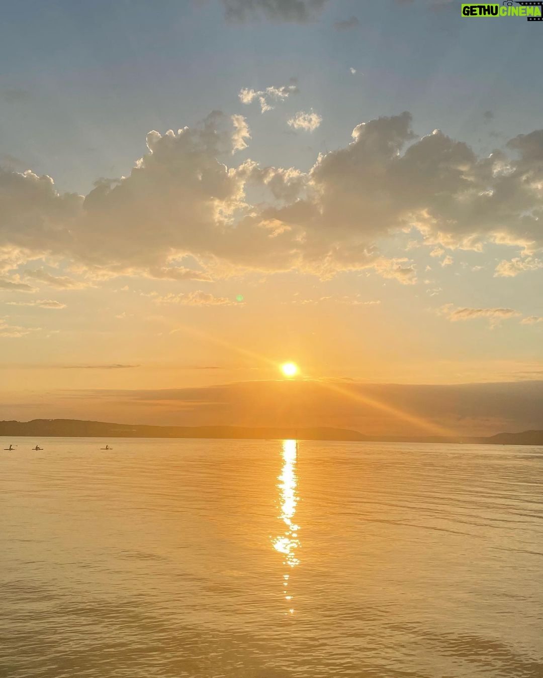 Emily Cox Instagram - Lake Constance, you are gorgeous ! What a great place for a holiday. I will definitely come again. For those of you, who asked me: Here are a few of the recommendations that I got from you, that I tried,and that I found awesome..thank you all so much for your many Tips! ❤️ 1) Eat at „Bacchus“ in Meersburg - best food ever! 2)go to the flower island Mainau 3) Take a boat to Schaffhausen and then go and see the „Rheinfall“ 4)Visit the „Münster“ in Konstanz and see the old Krypta 5) Have Pizza and Coffee with a view at Fährhaus in Meersburg 6) Icecream at Dolomiti in Konstanz #travel @bodensee.de #lakeconstance #actorontherun #thelastkingdom #valhalla