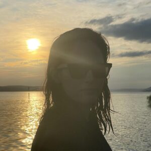 Emily Cox Instagram - I really, really love holidays.

#travel #bodensee #lakeconstance @bodensee.de @bodensee.eu