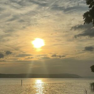 Emily Cox Instagram - I really, really love holidays.

#travel #bodensee #lakeconstance @bodensee.de @bodensee.eu
