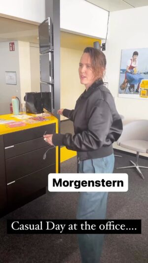 Emily Cox Instagram - A casual day at the office….

@radiofm4
@sabine_reiter