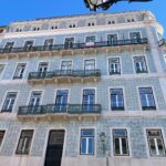 Emily Cox Instagram - I’ve found the Sun! It’s been hiding in Lisbon😎☀️…. Going to the portuguese coast next! Recommendations? #holiday #sun #Portugal #love