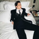 Emily Cox Instagram - Just hanging… 📸: @eileenjordan @arzuyoncek @moraylindner @simonwinkelmuller @wardrobe.nyc @jimmychoo #ad #werbung