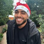 Emine Mkh Instagram - Baba Nawel chez nous il est devenu primeur 😂❤️🎅🏾 Bonne fête à tous ceux qui font Noël la miff🎄 J’espère que vous profitez bien de vos proches c’est vraiment la chose la plus importante pendant cette période là ❤️✨ Prenez soin de vous la miff ✌🏽