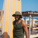 Emine Mkh Instagram - J’étais obligé de faire un détour par ici. S’il vous plaît regardez comment je suis heureux d’être là ! 😁☀️ Bon été à tous ! 🤍✌🏽 𝐌𝐢𝐬𝐭𝐞𝐫 𝐁𝐨𝐛 Saint-Tropez