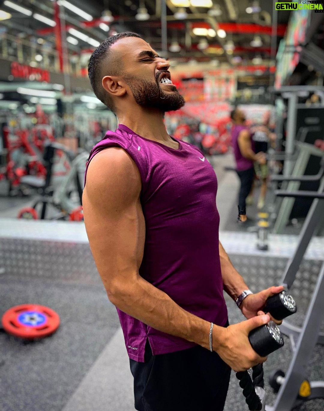 Emine Mkh Instagram - Affronte tes peurs. Admet tes erreurs. Affine tes objectifs. Crois en toi-même ! 🧠💪🏽 #mindset Dubai, United Arab Emirates
