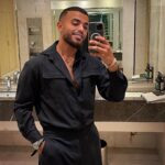 Emine Mkh Instagram - Besoin d’un plombier ? N’hésitez pas à me contacter !👨🏾‍🔧😂 Vous en pensez quoi de cet outfit la miff ? 😎 thank’s @ooka.arabia Dubai, UAE