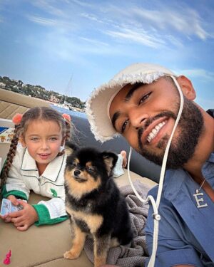 Emine Mkh Instagram - Family, Fun & un bon gros McDo🤍🍟