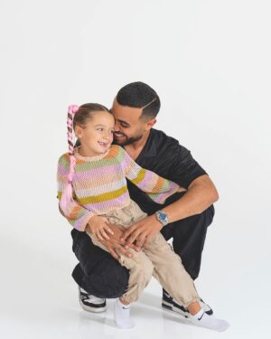 Emine Mkh Instagram - « I will stay with you for life » 🤍
Tonton te vois grandir de jours en jours et il est fier de la gentille petite fille que tu deviens. 1,2 ou 3 la miff ? C’était dur de choisir 🫀