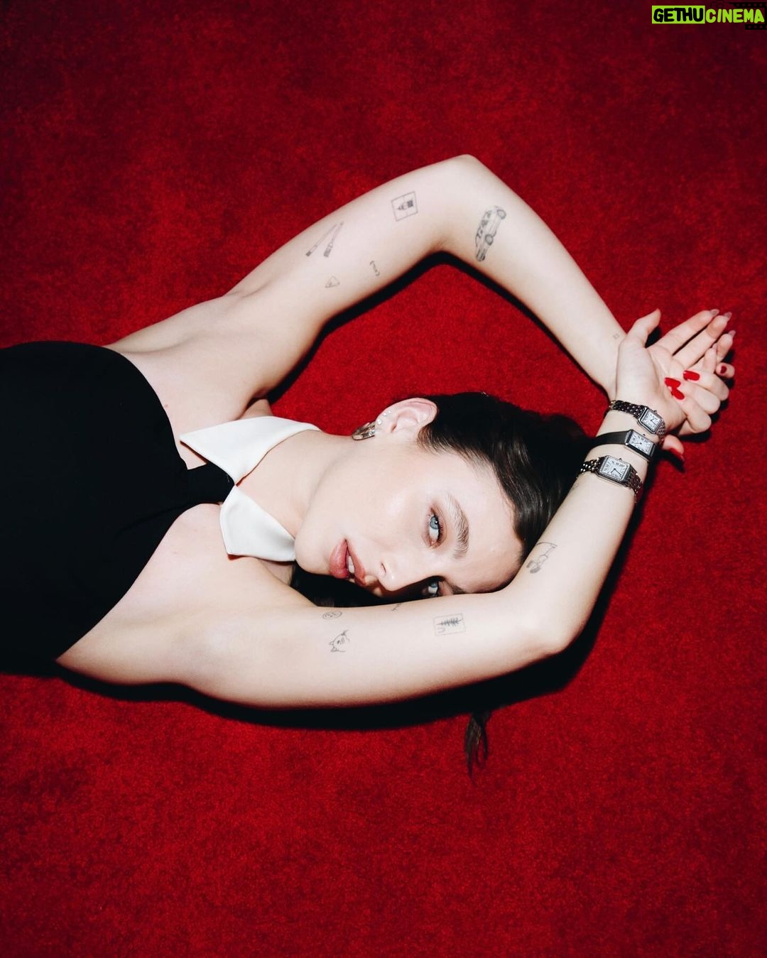 Emma Chamberlain Instagram - miami time :P @cartier for @wmag by @tyrellhampton styled by @jaredellner Miami, Florida